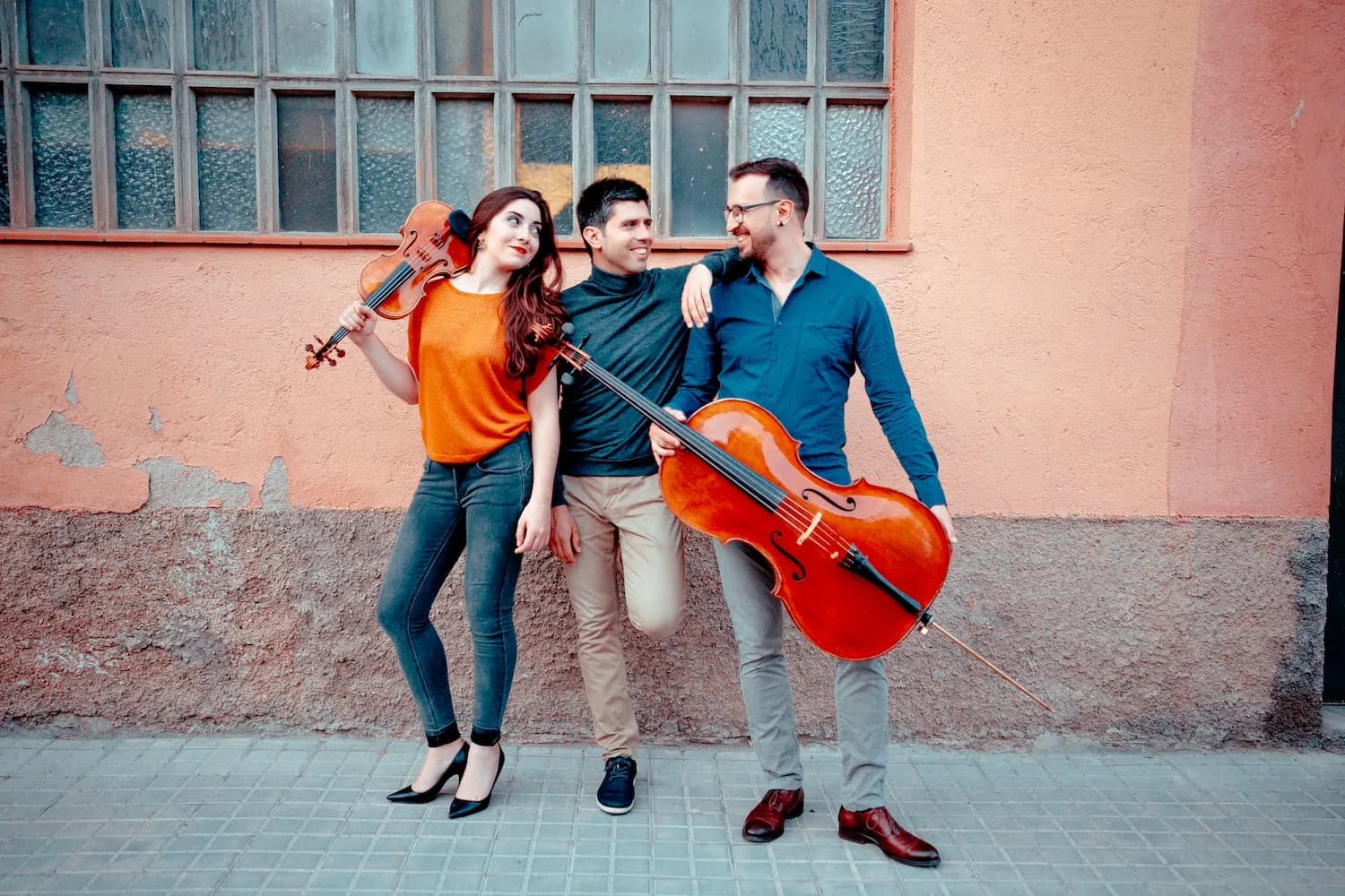 241110-15-uhr-tempus-trio-color2.jpg